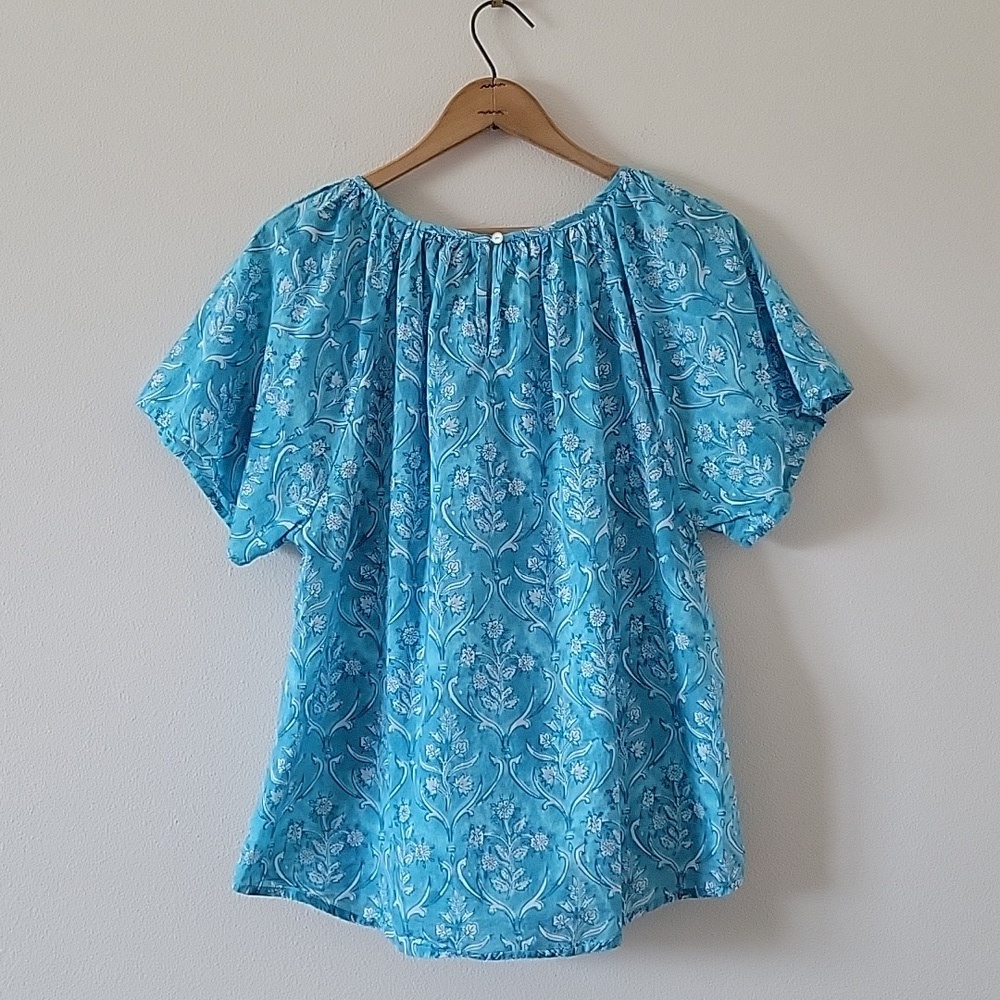 Soft Surroundings Light Blue Flutter Sleeve Blouse Size Large - Picture 3 of 6